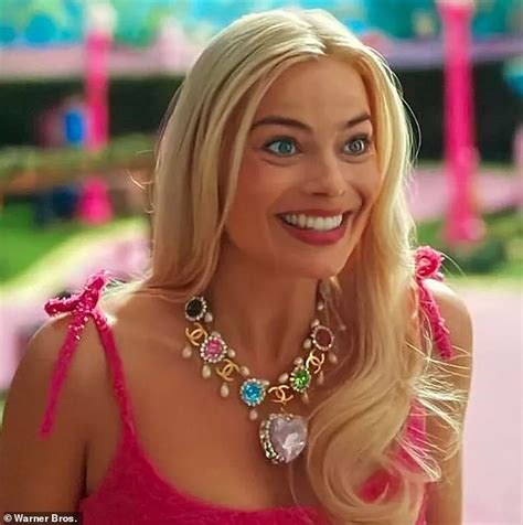 margot robbie Chanel necklace